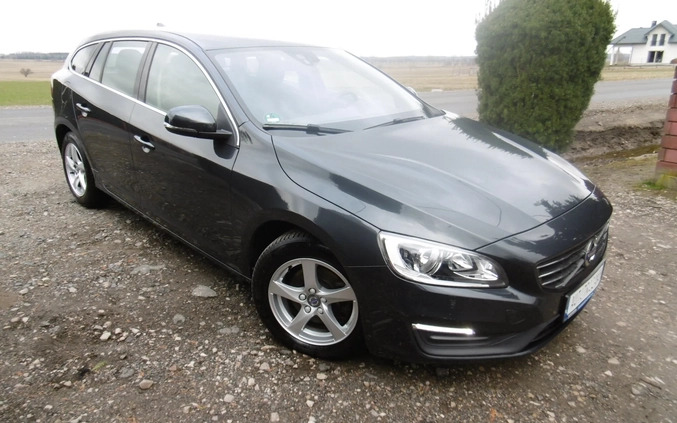 Volvo V60 cena 38900 przebieg: 274213, rok produkcji 2015 z Nowe Warpno małe 781